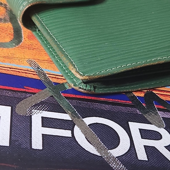 Green Louis Vuitton Epi Snap Wallet - Picture 14 of 16